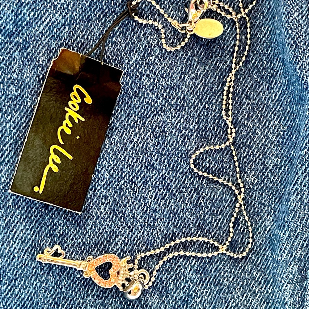 ✨HP✨ *NEW* COOKIE LEE HEART & CROWN KEY GENUINE CRYSTAL NECKLACE #25652,